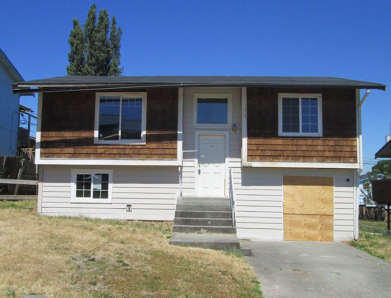 1st image of 2239 E Division Ln