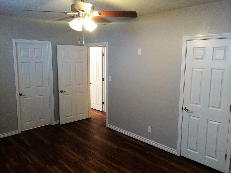 2nd image of 1617 S Van Buren St APT 10