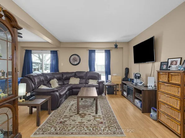 100 Century Dr #19, Orangeville, ON L9W 4L3