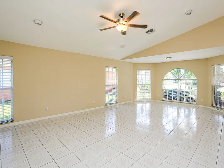 1040 Moon Lake Dr — Photo 6