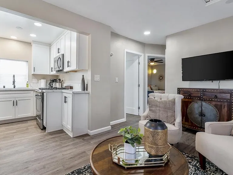 2074 Newton Ave #B — Photo 9