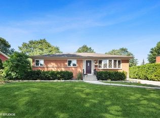 1904 Connie Ln, Mount Prospect, IL 60056