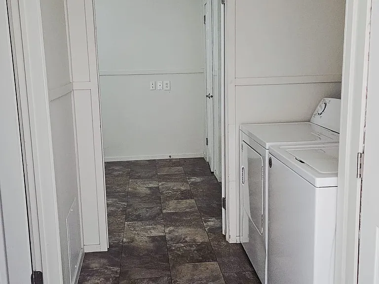 221 Whispering Pine Dr — Photo 7