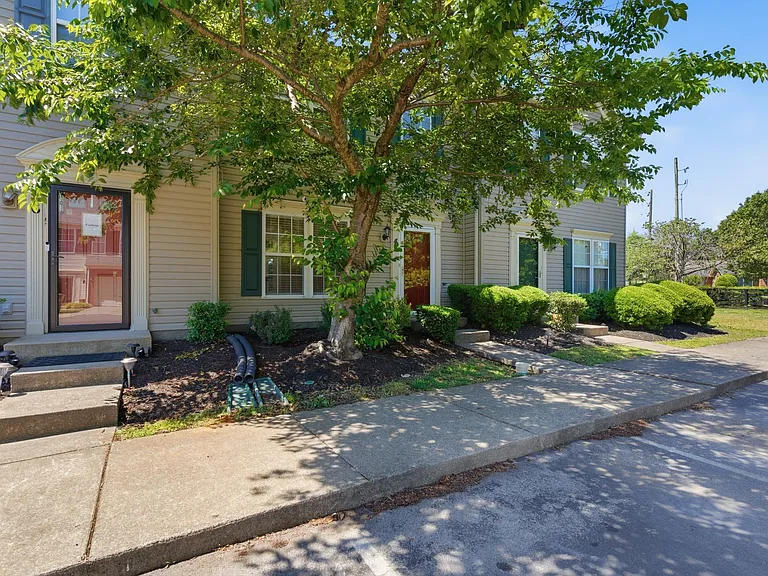 3401 Anderson Rd #4 — Photo 2