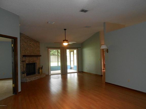 2nd image of 3621 Hampton Glen Pl