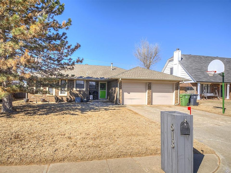 1st image of 613 Crown Dr