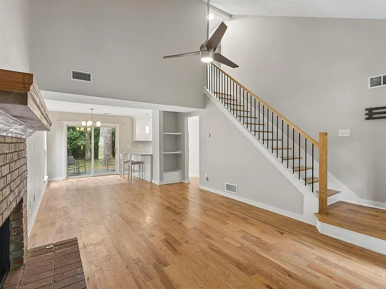 4930 Farmstead Ct NE — Photo 6