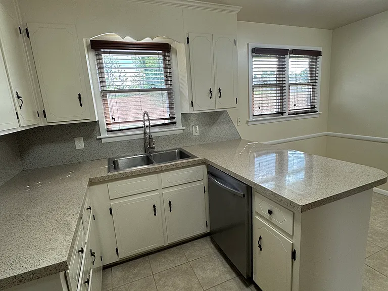 106 Bryant Rd — Photo 8