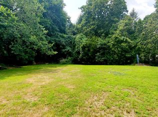 78 Douglas St #A, Uxbridge, MA 01569