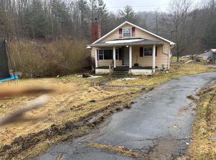 2115 Tams Hwy, Sophia, WV 25921