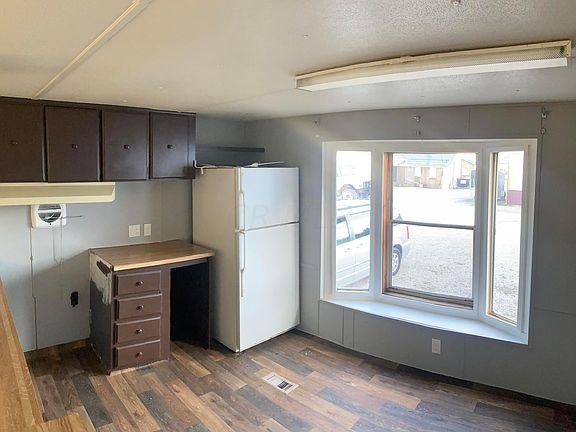 4th image of 308 W Broadway St Lot 14