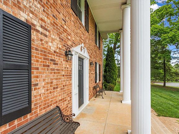 3rd image of 108 Oakhaven Dr