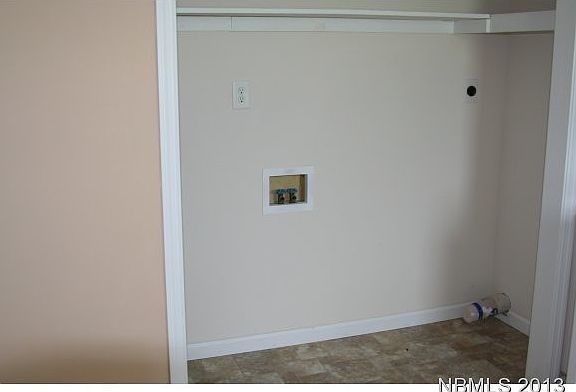 3rd image of 1095 Weyerhaeuser Road
