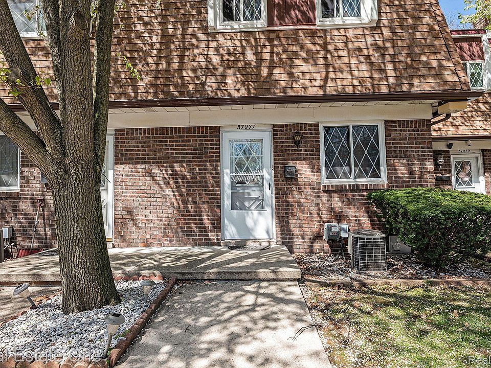 1st image of 37077 E Aragona Dr