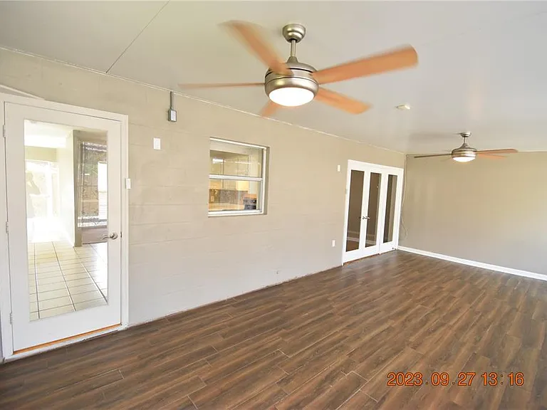 604 Southwood Cv — Photo 29
