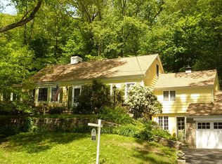 12 Woodlawn Rd, Monroe, CT 06468