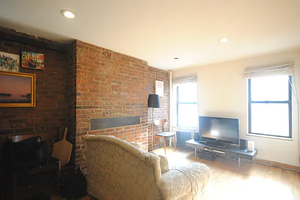 Rented by Bold New York | media 6