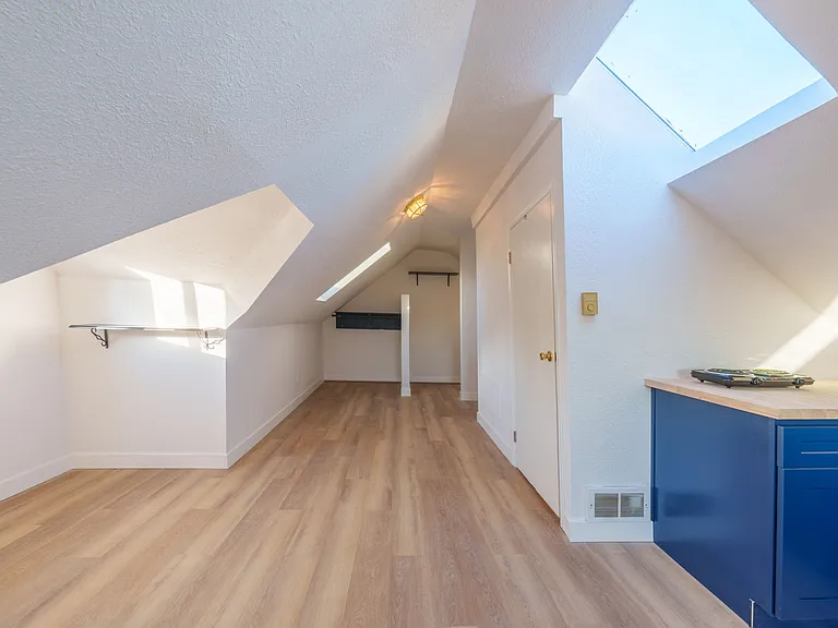 404 21st Ave #B — Photo 9