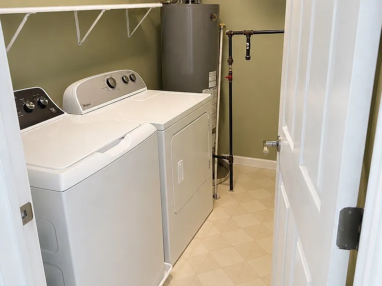 12754 Crescent Dr — Photo 25