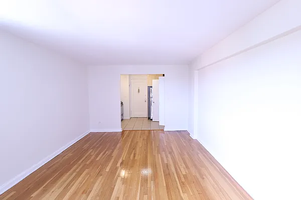 Rented by A&E Real Estate Management | media 12