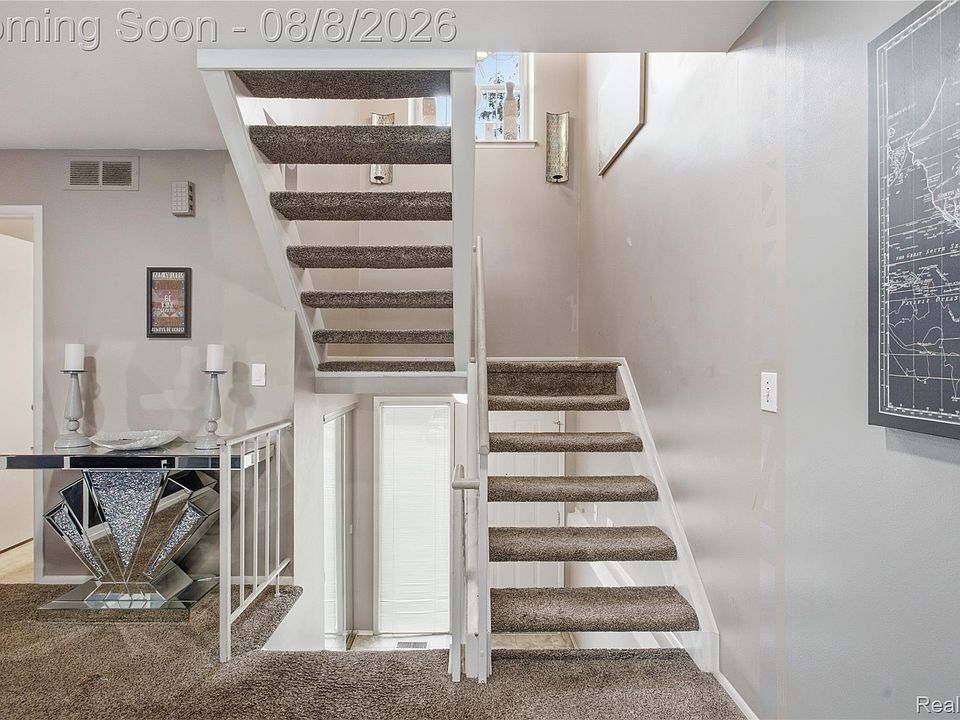 20350 Weybridge St, photo 5