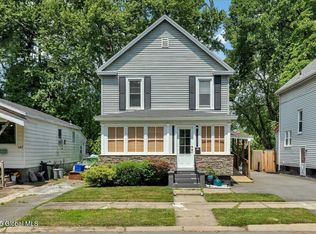143 Manchester Rd, Schenectady, NY 12304