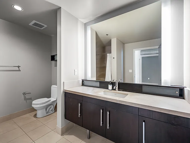 1100 S Hope St #1410 — Photo 16
