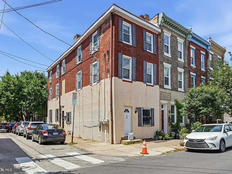 924 S 10th St — Photo 16