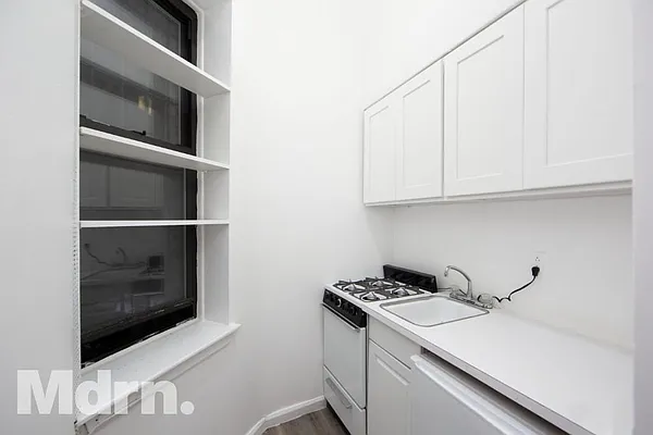 Rented by Mdrn Residential | media 2