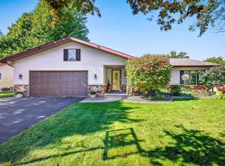 629 Woodside Dr, Seymour, WI 54165