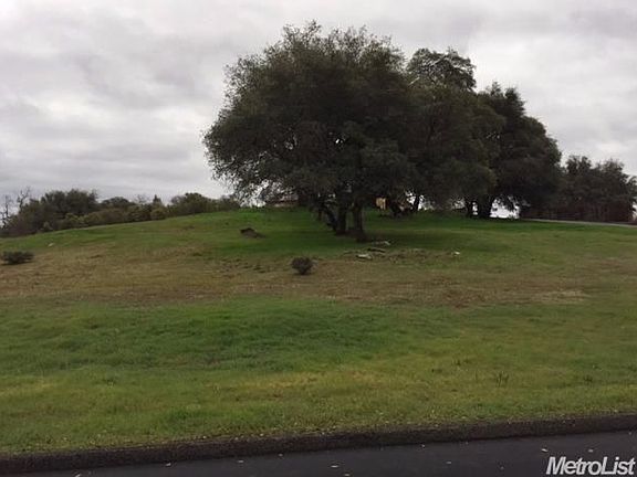 2nd image of 02560 Vineyard Dr