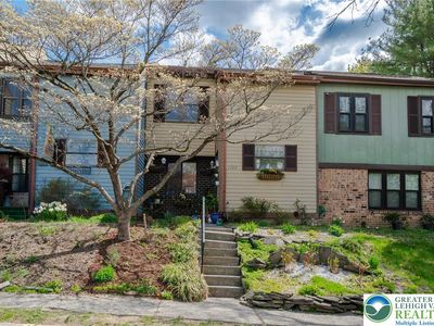 1703 Saratoga Ct, Allentown, PA, 18104