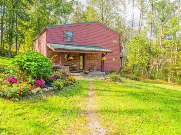 494 Easton Mill Rd, Morgantown, WV 26508