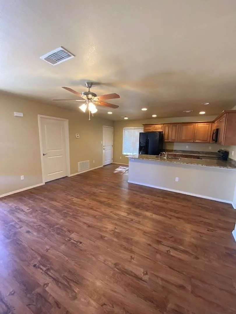 3300 N Atkinson Ave — Photo 3