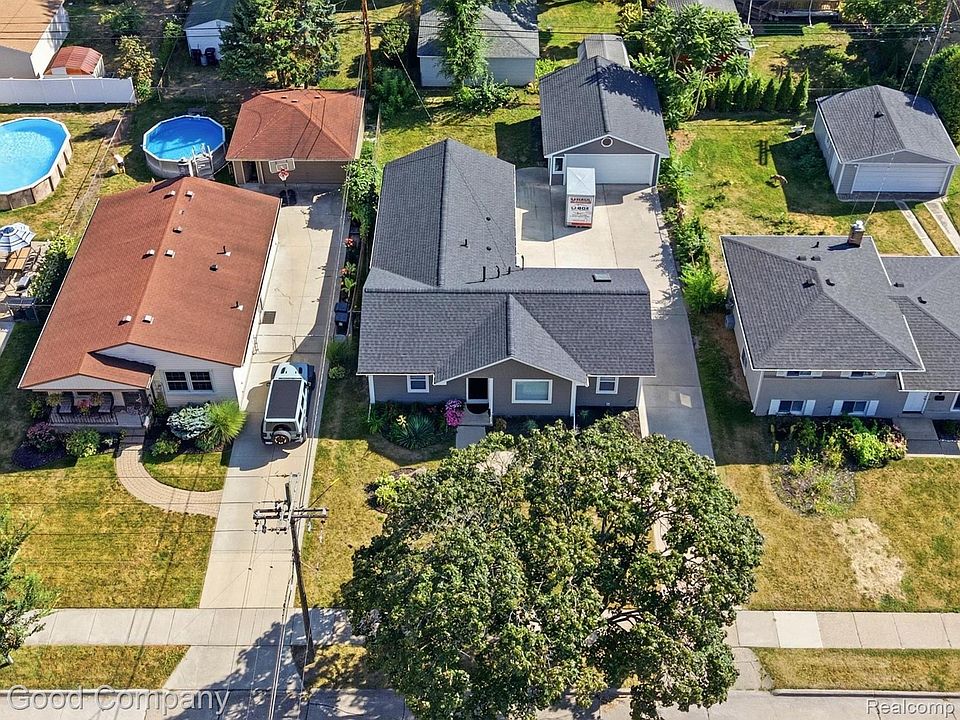 1112 Millard Ave, photo 4