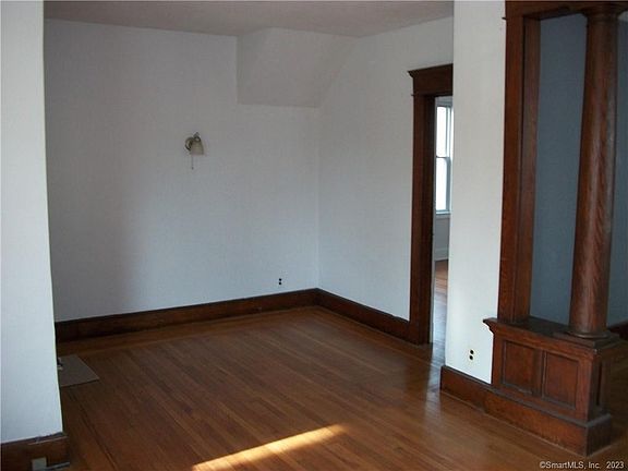 5th image of 123 W Elm St Unit 1
