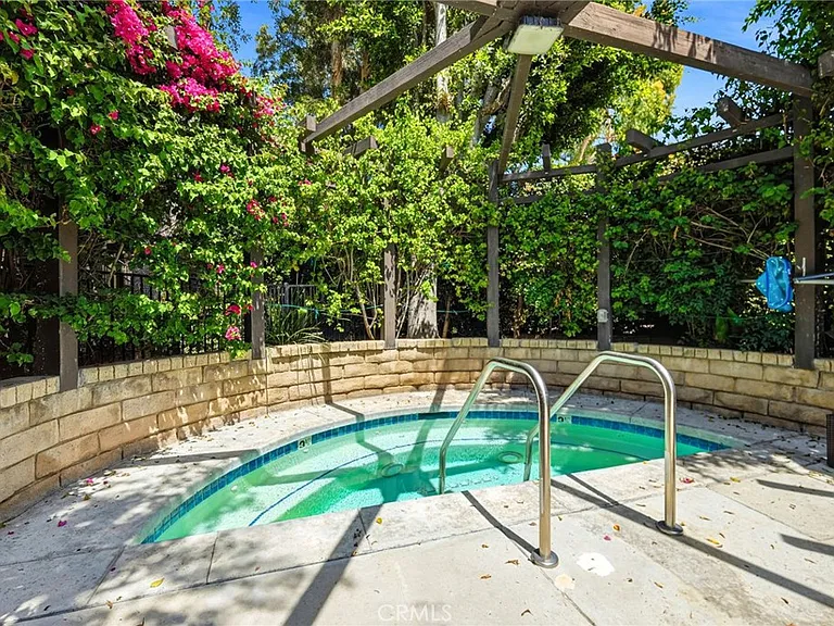 7304 Corbin Ave #J — Photo 20
