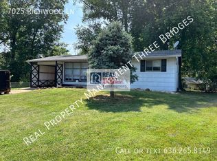 7025 Richwood Ln, Hazelwood, MO 63042