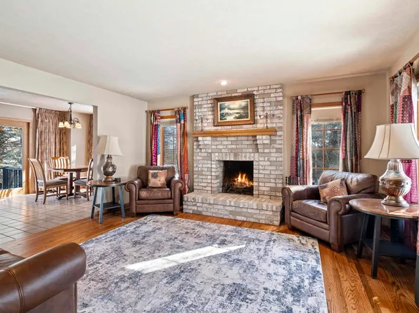 5270 N Liberty Dr, Traverse City, MI 49685