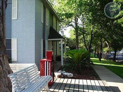 2nd image of 1600 Royal Crest Dr