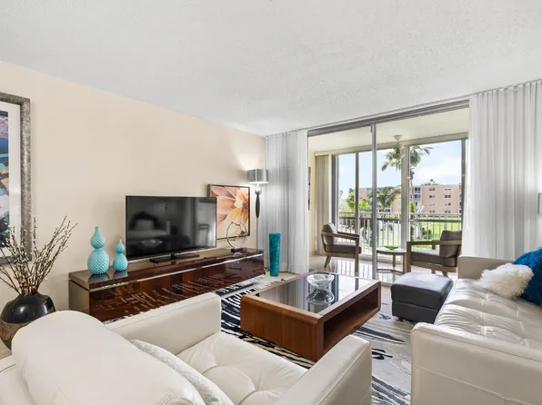 202 SE 10th Street #205, Dania Beach, FL 33004