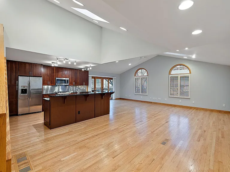 810 Chestnut St — Photo 2