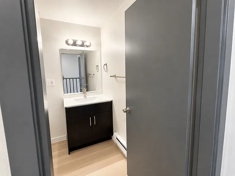703 Woodford Ave N #3A — Photo 9