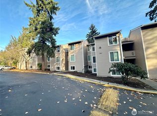 19851 25th Ave NE APT 204, Shoreline, WA 98155
