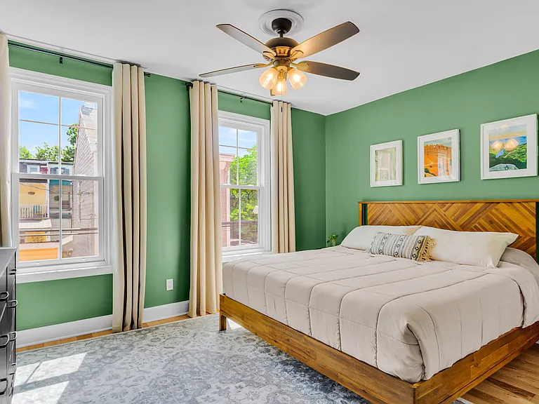 585 Showers St — Photo 12