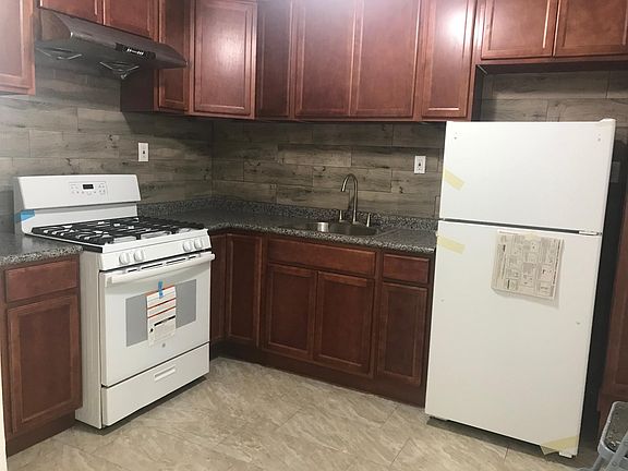 2nd image of 117 28th Ave