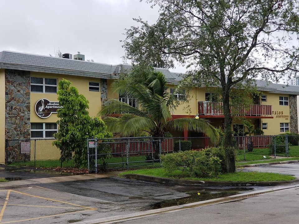 2nd image of 2251 NE 170th St APT 109