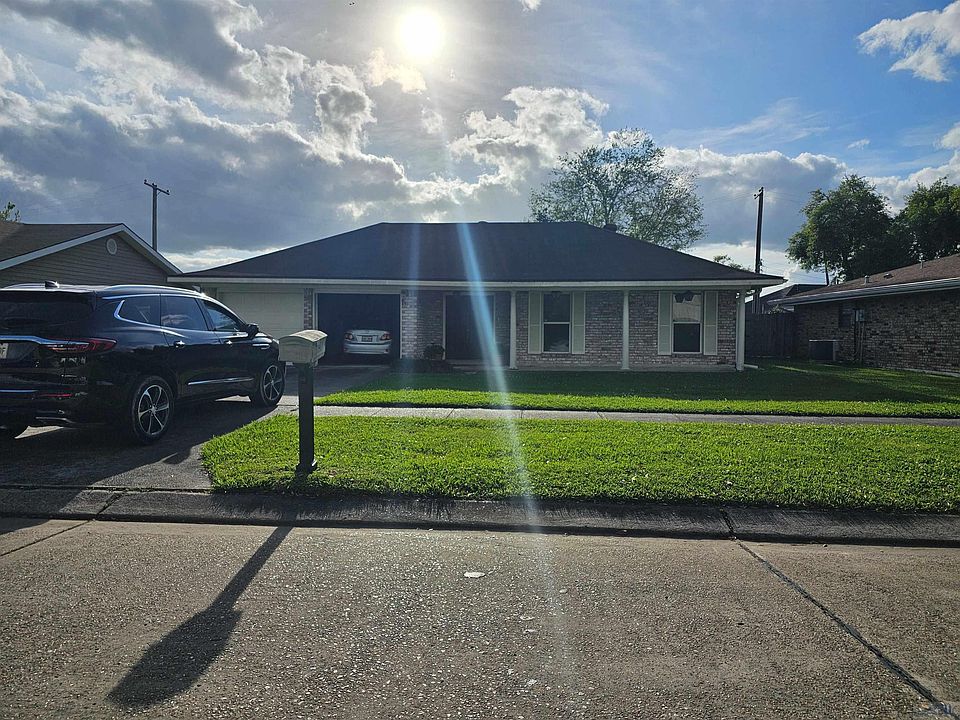 1st image of 1401 Walnut Dr