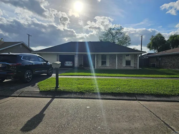 1401 Walnut Dr, Morgan City, LA 70380