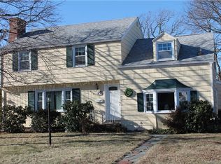 25 Woodlawn Ter, Meriden, CT 06450